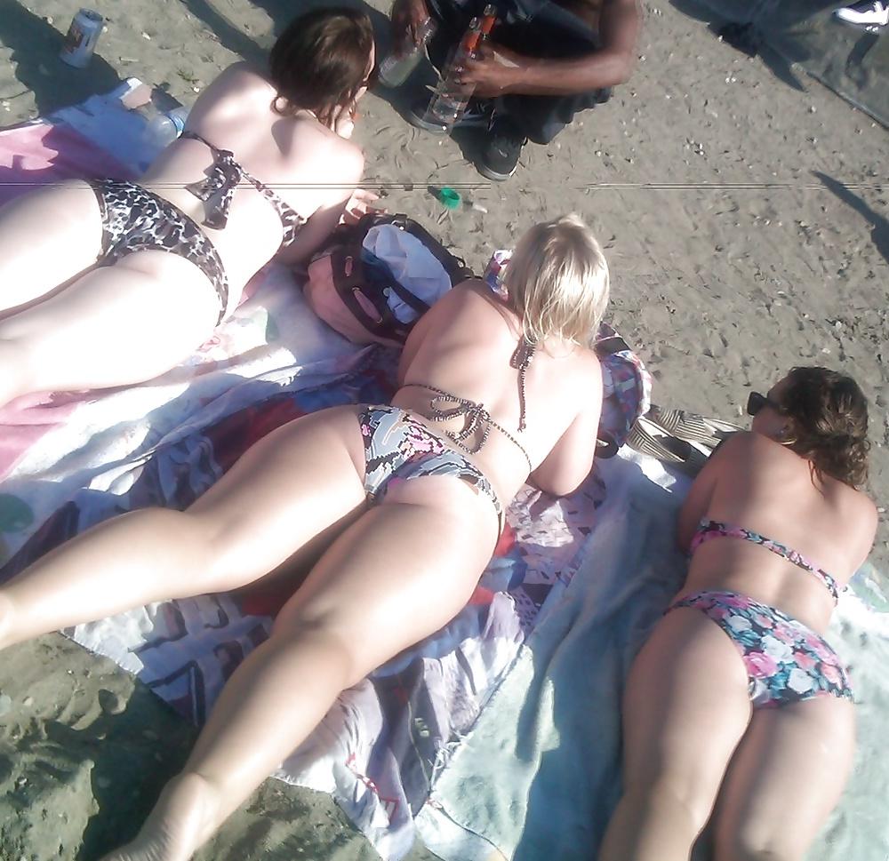 25P Young Amatuer Booty
