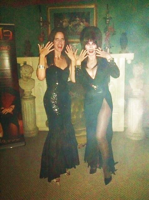 25P Elvira - Cassandra Peterson