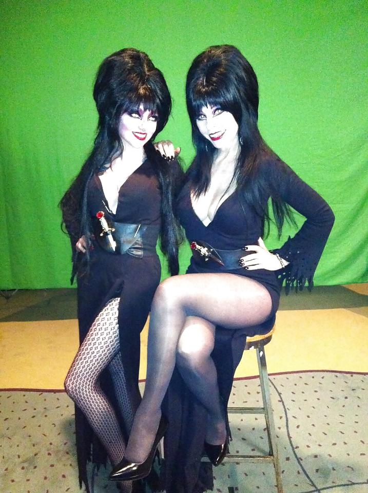 25P Elvira - Cassandra Peterson
