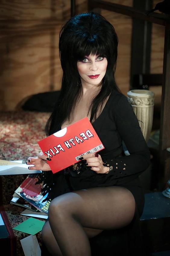 25P Elvira - Cassandra Peterson