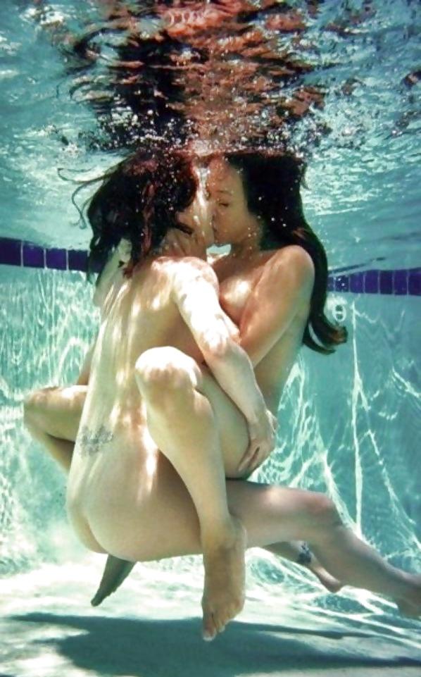 25P Erotic Lust under Water - Session 4