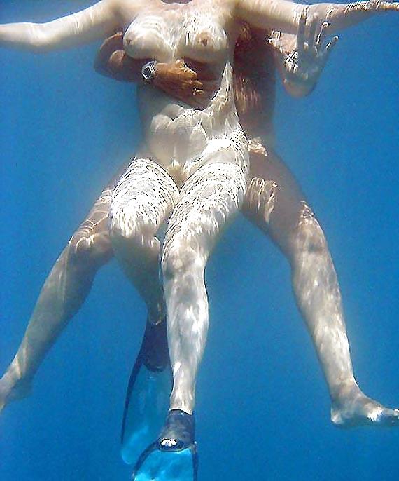 25P Erotic Lust under Water - Session 4