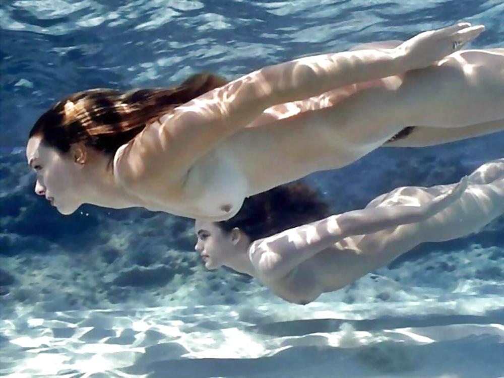 25P Erotic Lust under Water - Session 4