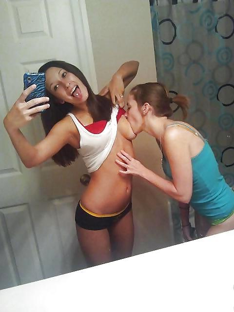 25P Selfie Amateur Babes - vol 73!