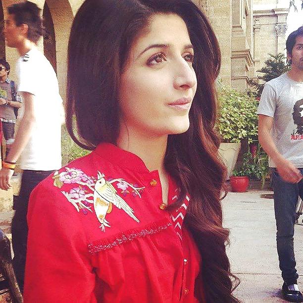 25P Mawra Hocane