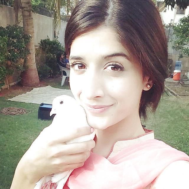 25P Mawra Hocane