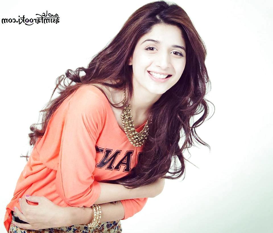 25P Mawra Hocane