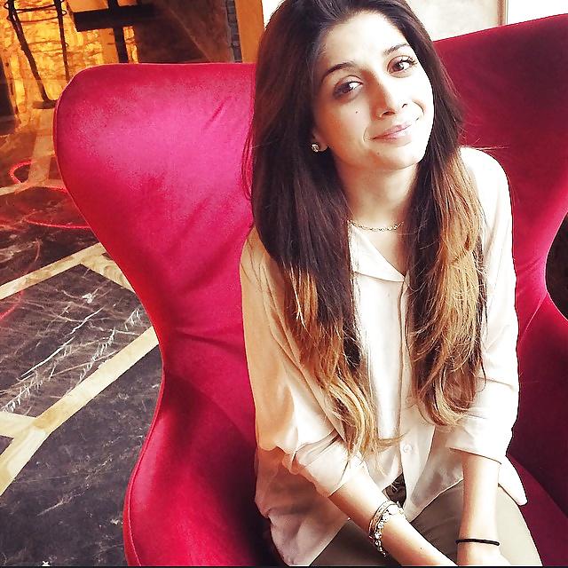 25P Mawra Hocane