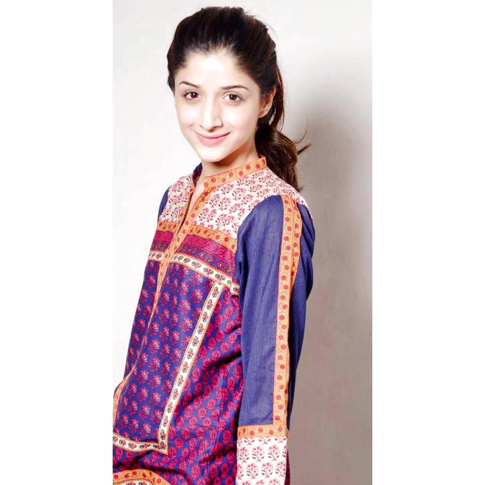 25P Mawra Hocane