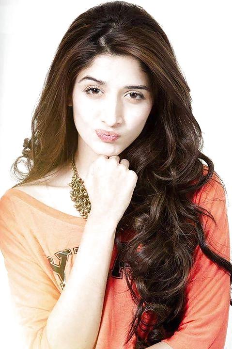 25P Mawra Hocane