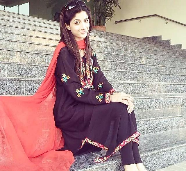 25P Mawra Hocane