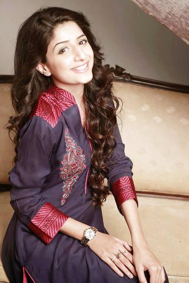 25P Mawra Hocane