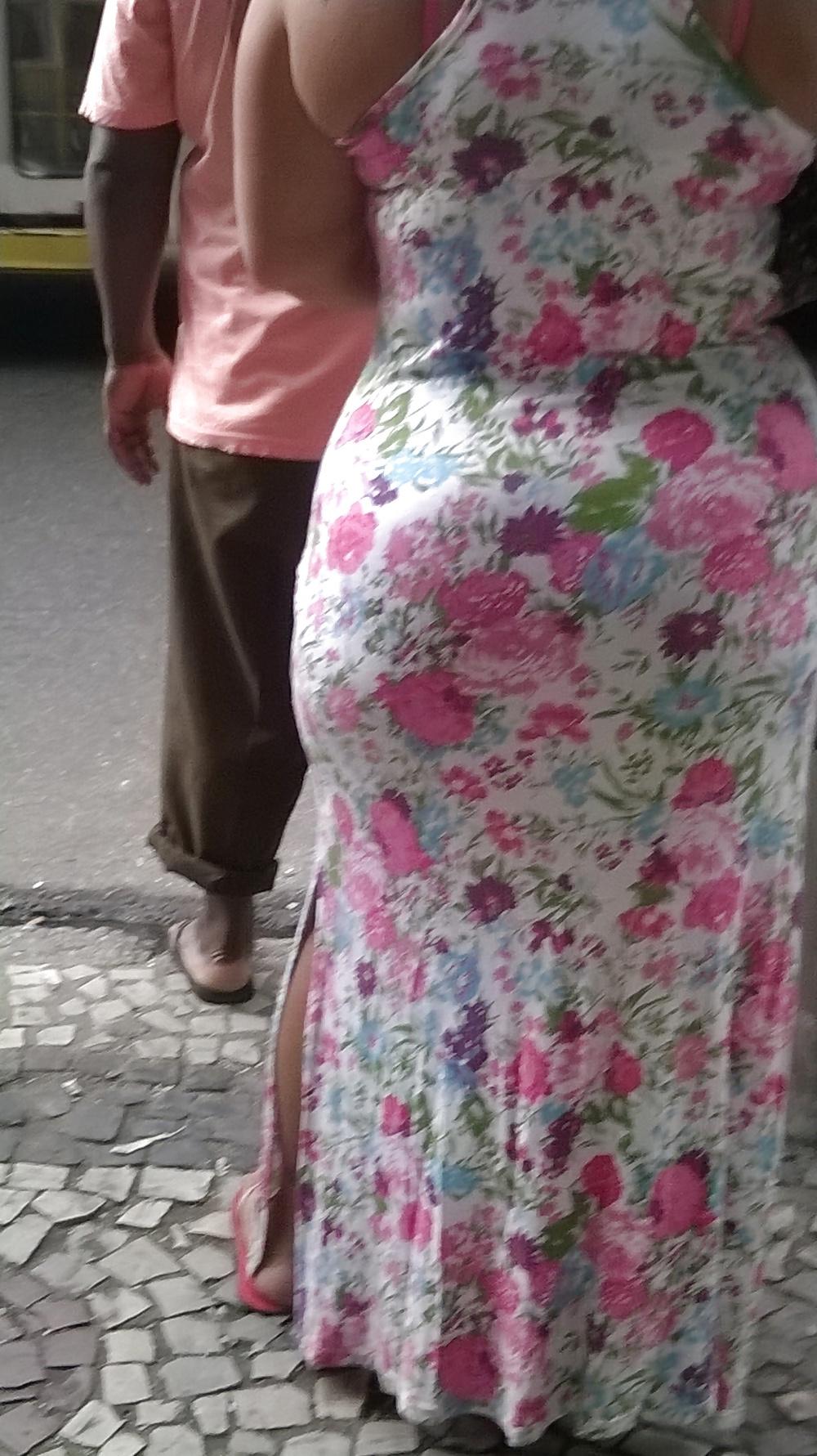 6P In the street