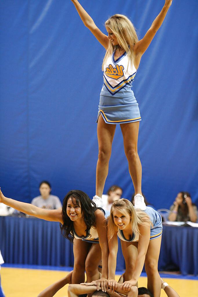 25P Insanely Hot College Volleyball Player