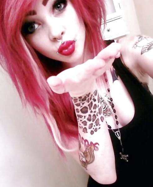 18P Emo girls with nice tattoos