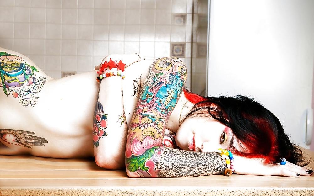 18P Emo girls with nice tattoos