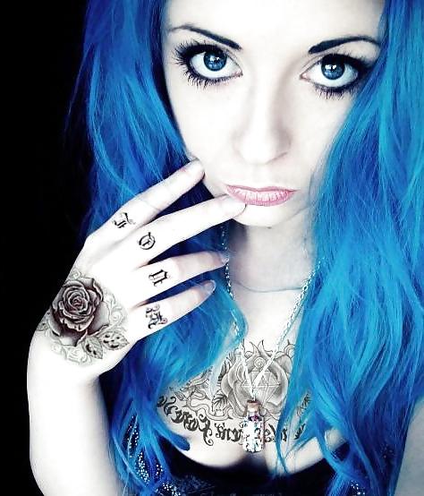 18P Emo girls with nice tattoos