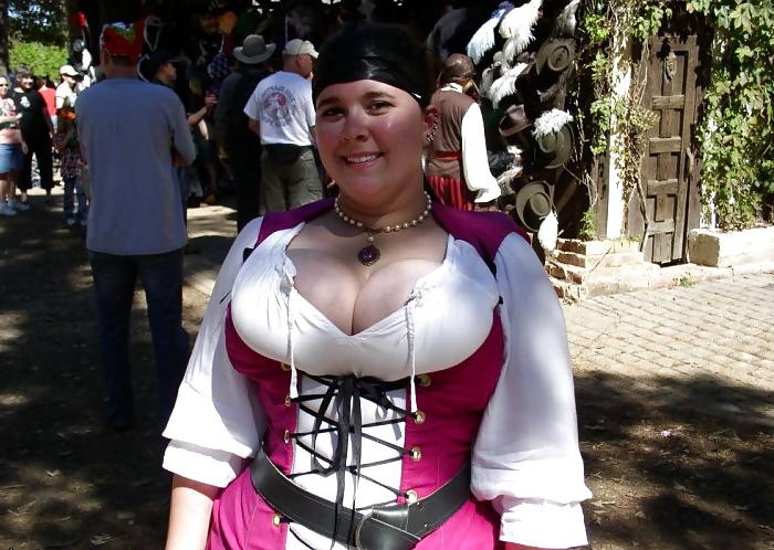 25P BBTT - Big Boobs, Tight Tops - Vol. 1