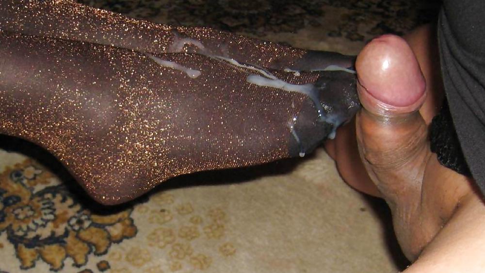 25P Cum Nylon Feet & Clothes