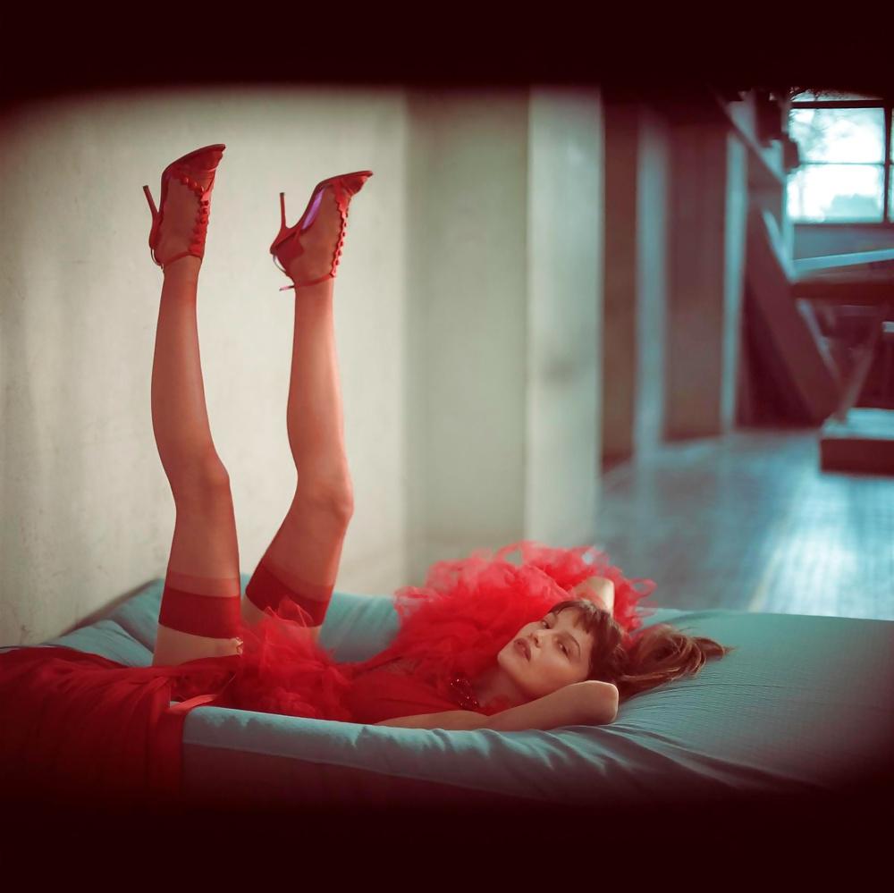 25P Celebrities In Pantyhose 12
