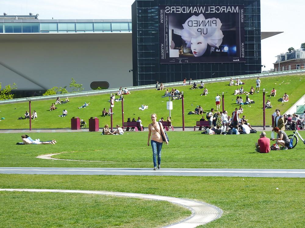 25P GIRLS AND MATURE WOMAN ON A SUNNY DAY IN AMSTERDAM
