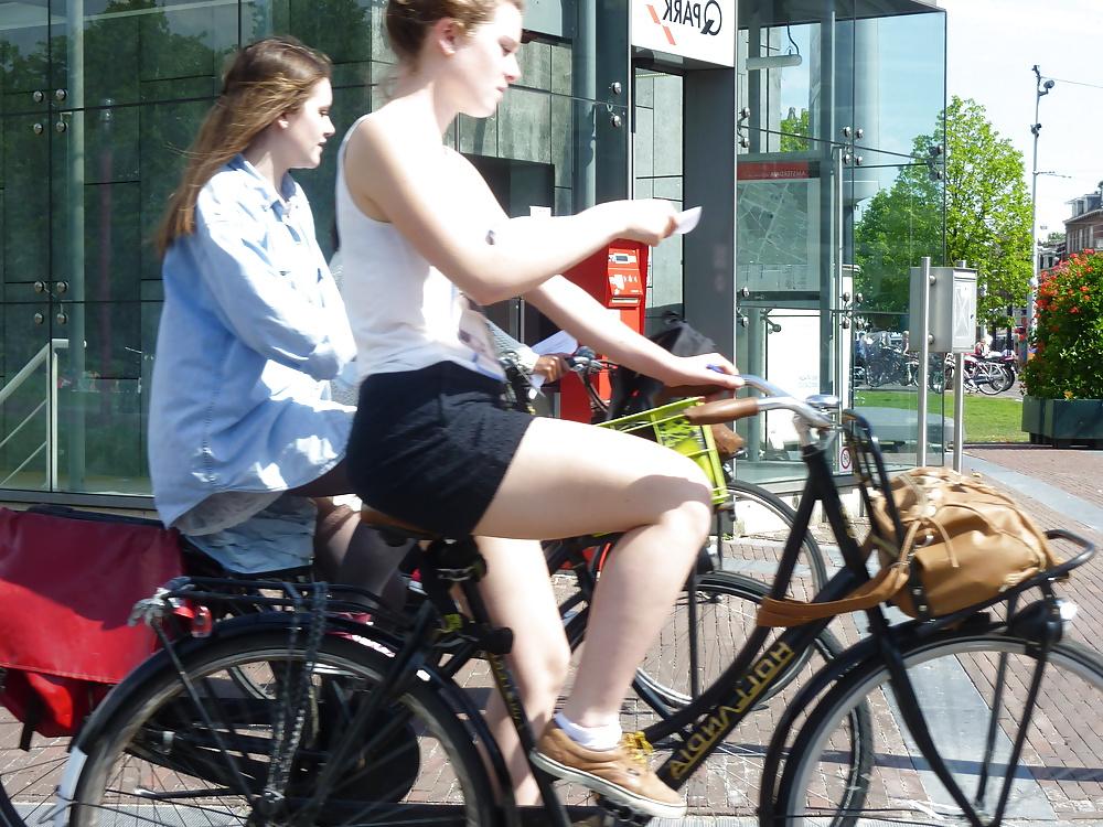 25P GIRLS AND MATURE WOMAN ON A SUNNY DAY IN AMSTERDAM