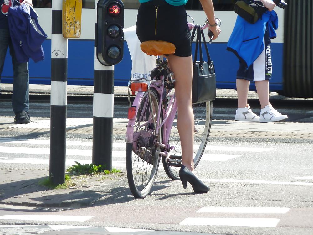 25P GIRLS AND MATURE WOMAN ON A SUNNY DAY IN AMSTERDAM