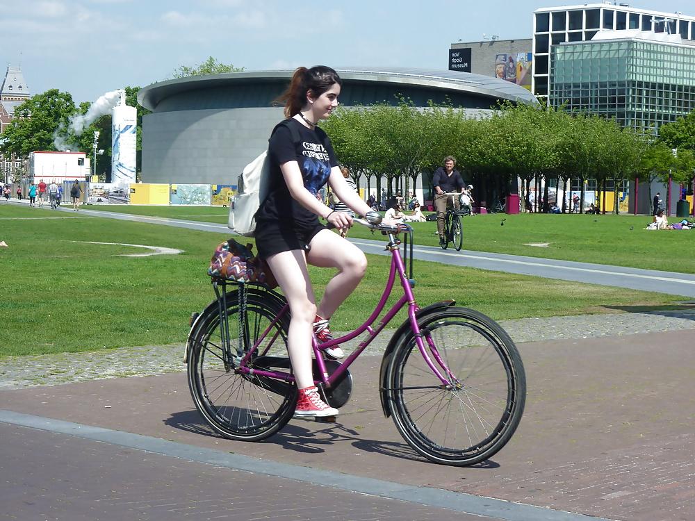 25P GIRLS AND MATURE WOMAN ON A SUNNY DAY IN AMSTERDAM