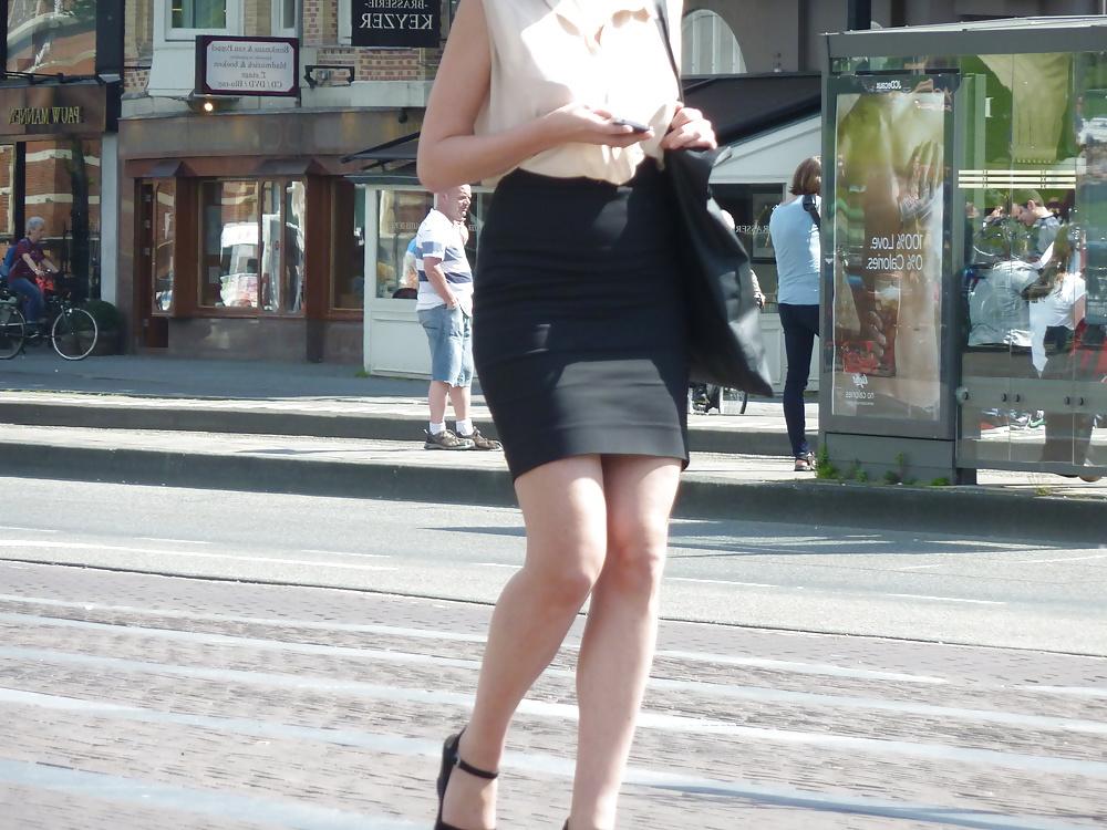 25P GIRLS AND MATURE WOMAN ON A SUNNY DAY IN AMSTERDAM