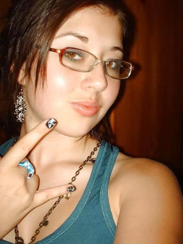 25P Emo lilly