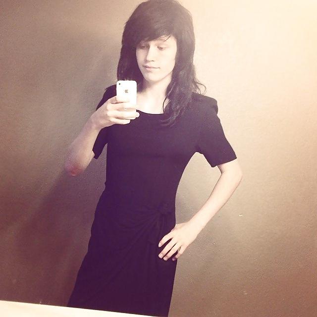 9P Crossdresser picture gallery fb