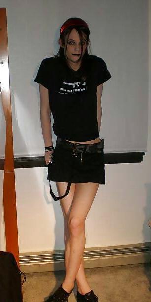 9P Crossdresser picture gallery fb