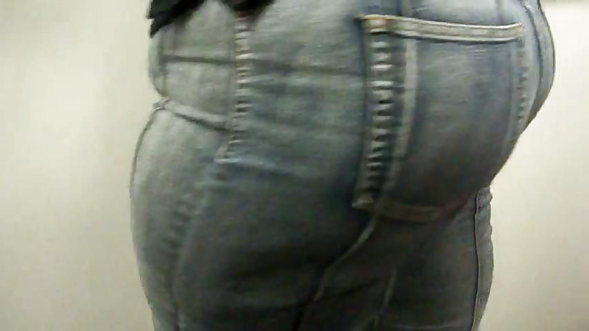 13P Mega booty mature
