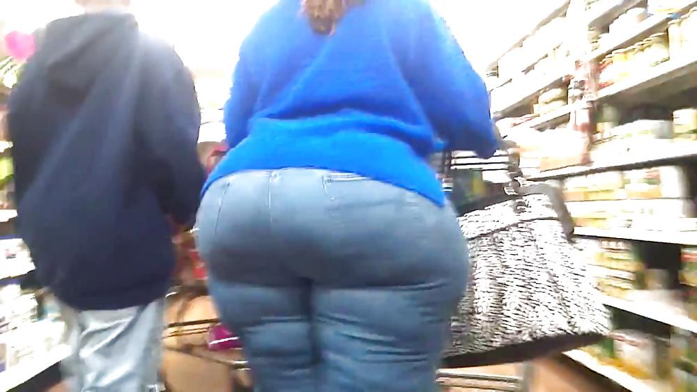 13P Mega booty mature