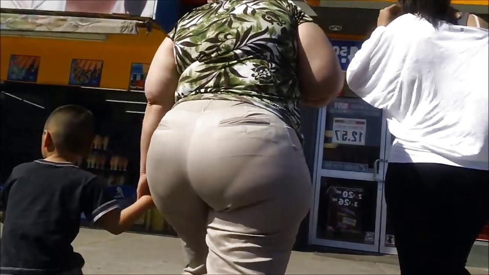 13P Mega booty mature