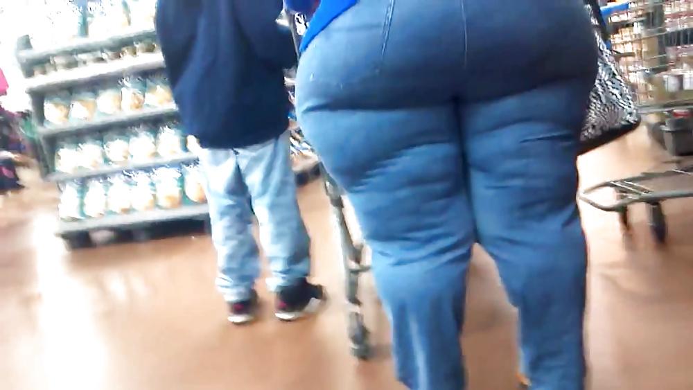 13P Mega booty mature