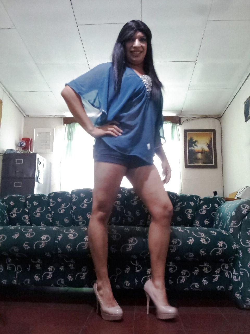 10P Sexy Crossdresser 