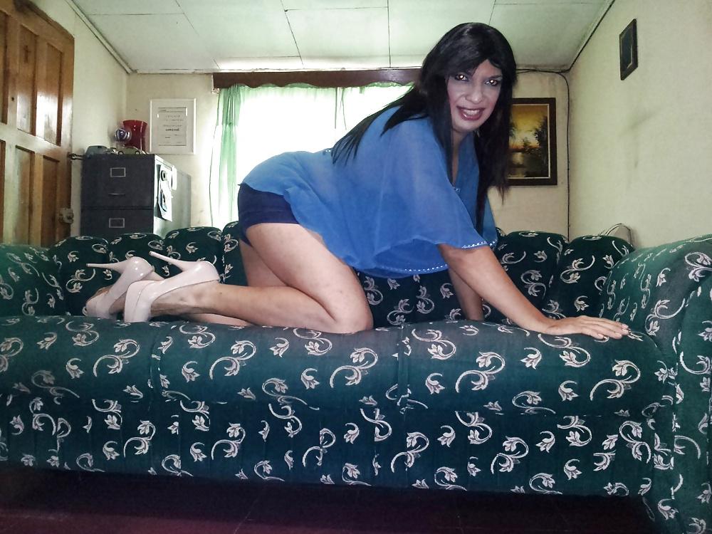 10P Sexy Crossdresser 