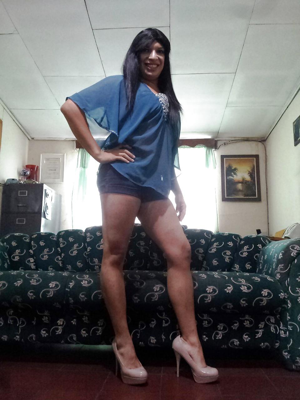 10P Sexy Crossdresser 