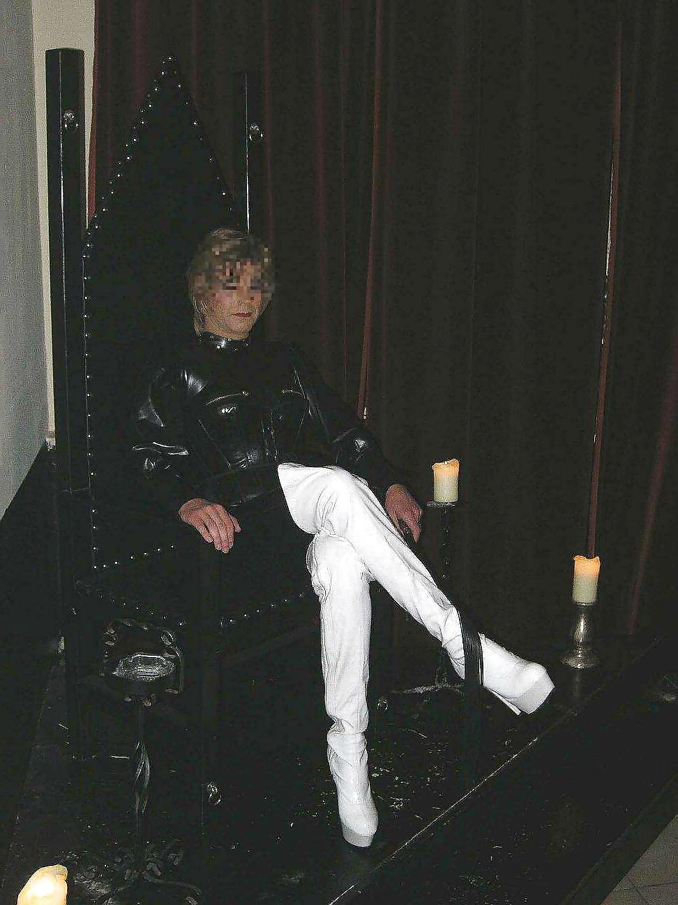 5P Hot in boots and latex