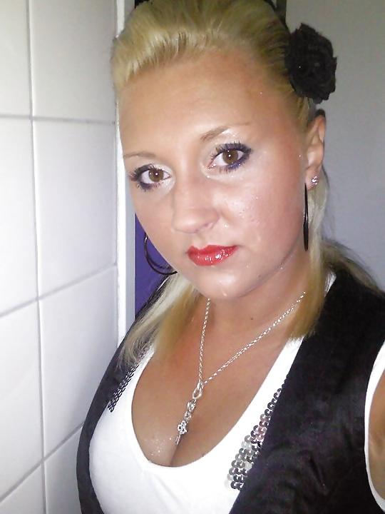 9P Sandra German MILF