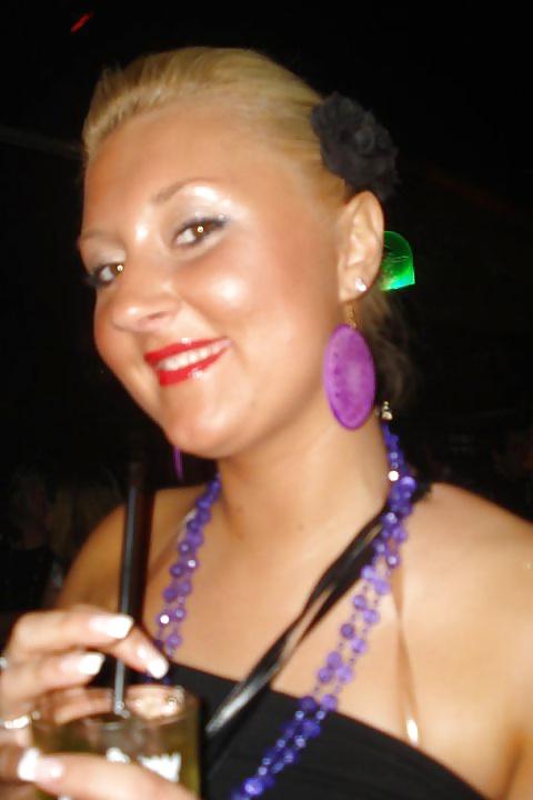 9P Sandra German MILF