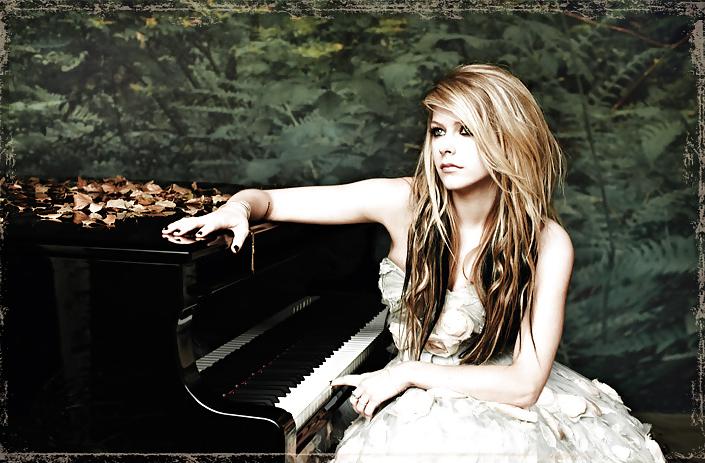 25P Avril Lavigne (non porn)