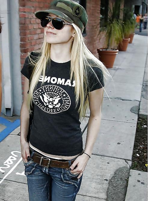 25P Avril Lavigne (non porn)