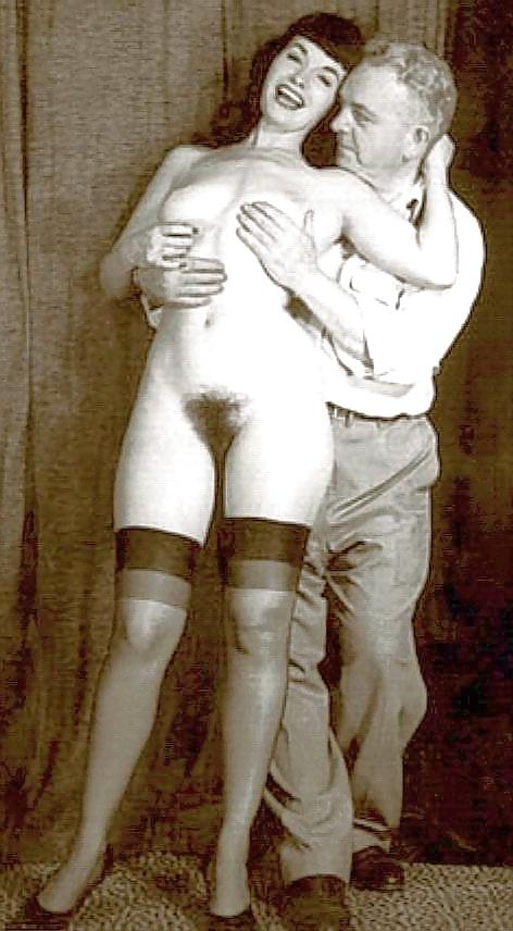 25P Bettie Page in daring photos