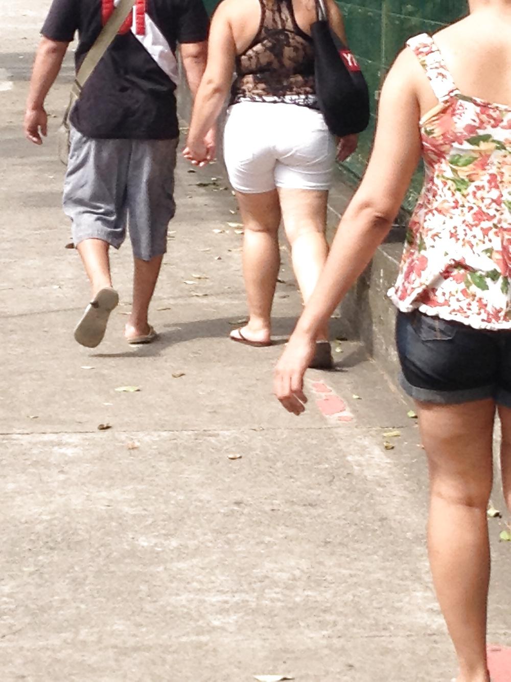 16P Women on the street who want to fuck.