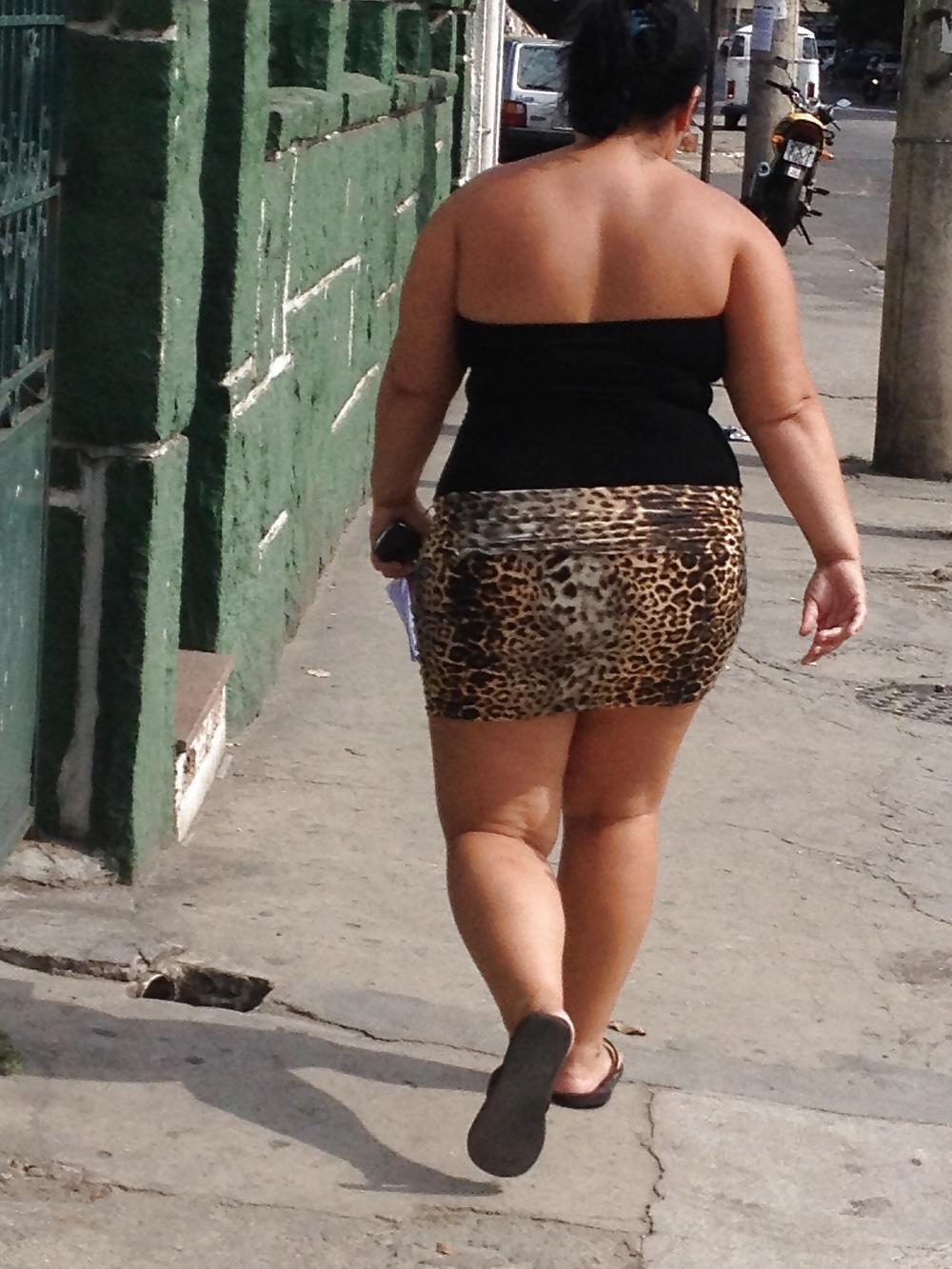 16P Women on the street who want to fuck.