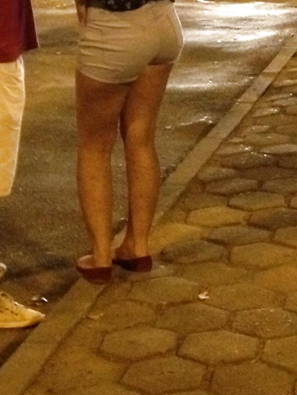 16P Women on the street who want to fuck.