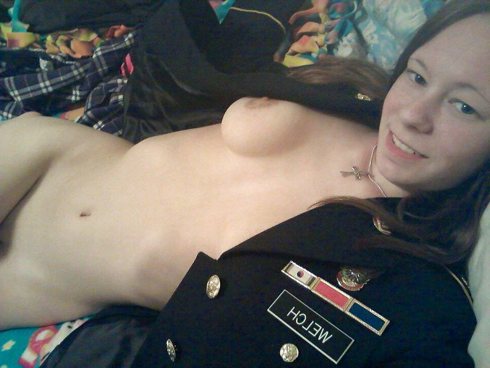 25P Selfie Amateur Babes - vol 120!
