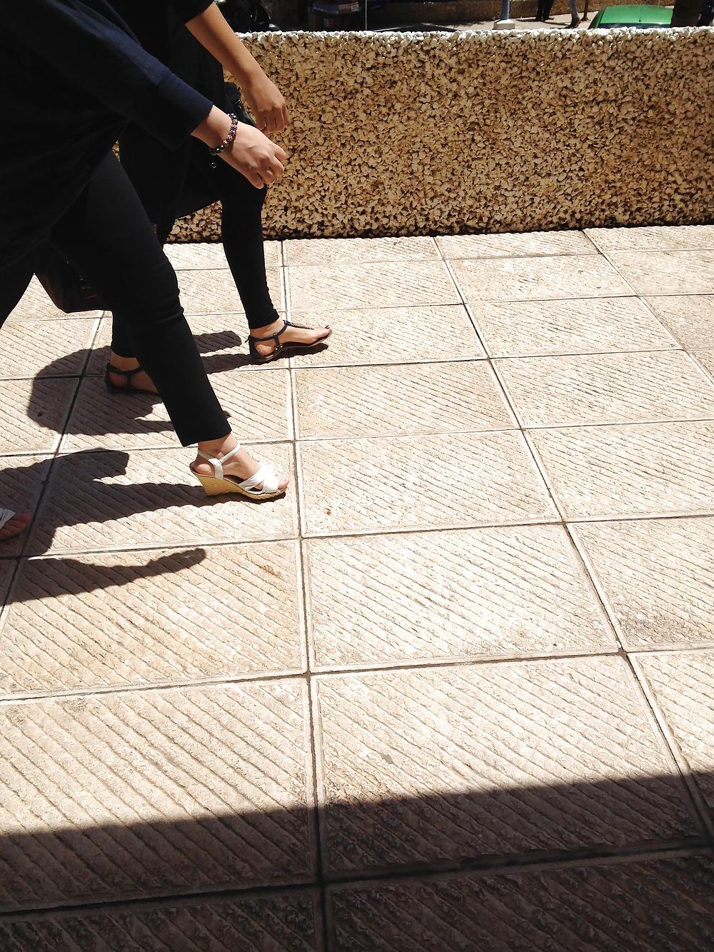 25P Feet & Street